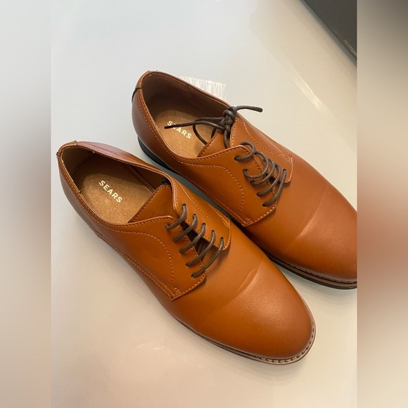 Sears Men's Tan Leather Oxfords - Picture 2 of 6